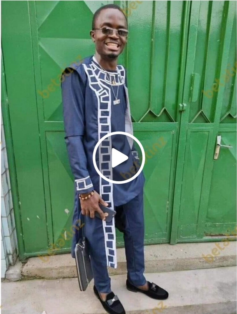 TheCameroonianZ's tweet photo. Un enseignant #Douala a torturé un élève avec une machette et un marteau... 
... lui a frotté le corps avec du poivre... 
... et l'a obligé à manger du poivre. 

Vidéo 🚨🚨🚨 https://t.co/JhdGmfhYNB