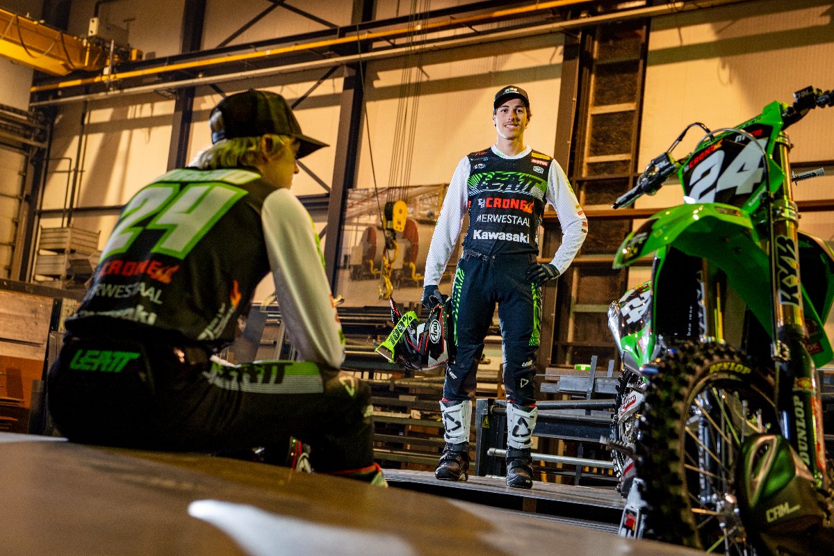 #2022iscoming #FHRacingTeam #FHCrone #BTSI #KawasakiRacing #KawasakiEurope #Merwestaal #VanNoordenneStaal #OfficialLeatt #VDBroek #DeltaStaal #Motul #AraiHelmets #ProPegs #MotoMasterBrakes #Renthal #TwinAir #RekluseMotorsports #RideDunlop #PoweredbyKEMCO #MXGP 📸 #ShotbyBavo