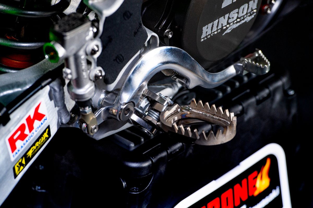 #2022iscoming #FHRacingTeam #FHCrone #BTSI #KawasakiRacing #KawasakiEurope #Merwestaal #VanNoordenneStaal #OfficialLeatt #VDBroek #DeltaStaal #Motul #AraiHelmets #ProPegs #MotoMasterBrakes #Renthal #TwinAir #RekluseMotorsports #RideDunlop #PoweredbyKEMCO #MXGP 📸 #ShotbyBavo