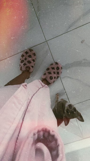 Good morning 👋🏽 https://t.co/vgZkqw39gn<a href="/tag/pedicure"class="tags"><span>#pedicure</span></a><a href="/tag/footlovers"class="tags"><span>#footlovers</span></a><a href="/tag/frenchpolish"class="tags"><span>#frenchpolish</span></a>
