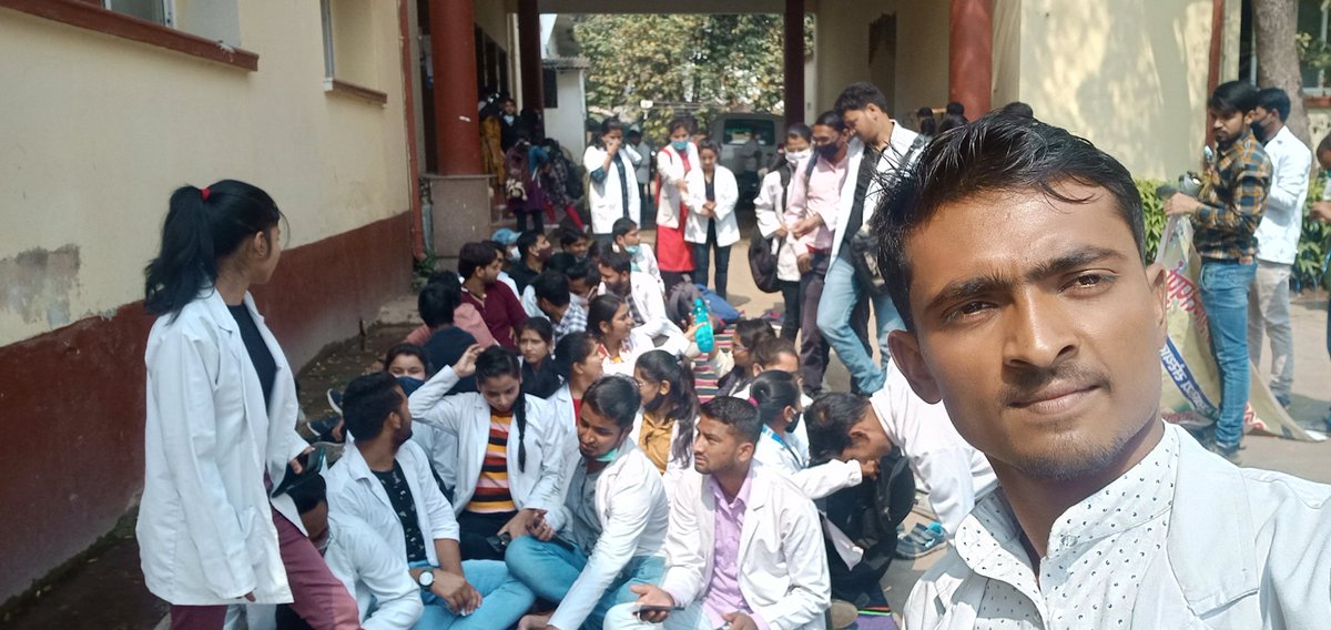 BiharWallah's tweet photo. #BiharparamedicalBachelorDegreeDemandforcadre हमारी मांगे पूरी करो 
@narendramodi @SonuSood @aajtak @ABPNews @mangalpandeybjp @BiharHealthDept @SachTakNo1 @sachtaknews1 @News18Bihar @News360biharjh1 @ABPNews @AmitShahOffice @AnandKishorIAS @DainikBhaskar @Live_Hindustan https://t.co/hyh7Pt78qa