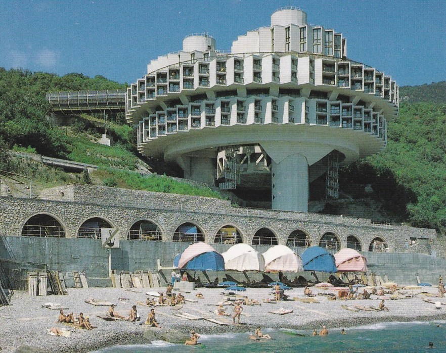 larealitat's tweet photo. ✒️Vacances obreres: infraestructura turística als països socialistes. Un article de Jelena Prokopljević.
 
"El turime tenia principalment caràcter educatiu: era considerat una escola de patriotisme i col·lectivisme."
 
📲 Llegeix-ho: https://t.co/nEgSF8hCHq https://t.co/dKYLh3tgPb