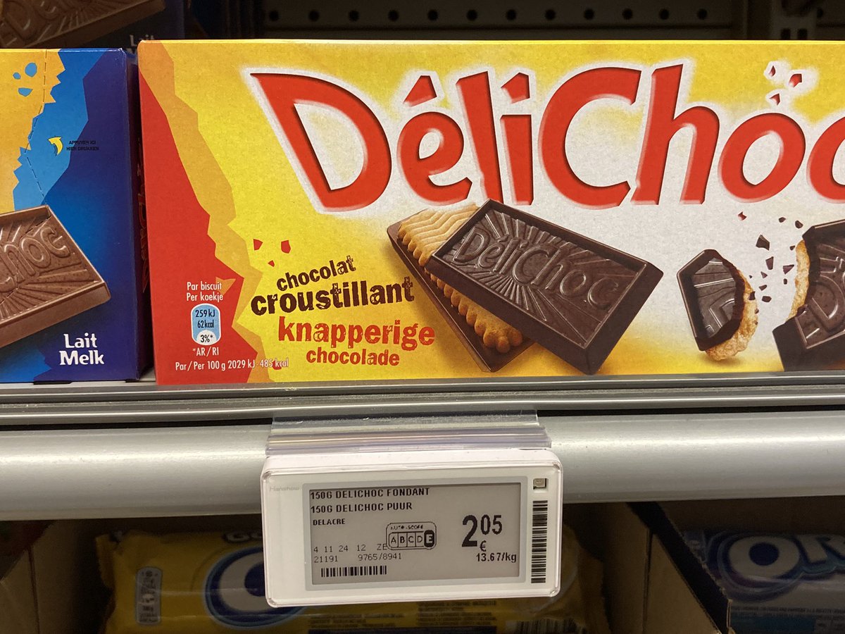 Perrin_Cam's tweet photo. Local @DelhaizeFR shop shows the #NutriScore of cookies on the price tag (without colours though) when manufacturers (incl. @MDLZ @BahlsenPiCKUP #Delacre) won’t display it … 1/2 https://t.co/KCX9VUOIrb