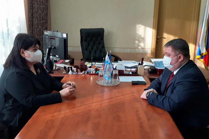 Наталья Западнова встретилась с главой города Нижневартовска Дмитрием Кощенко. 
dumahmao.ru/?ELEMENT_ID=69…