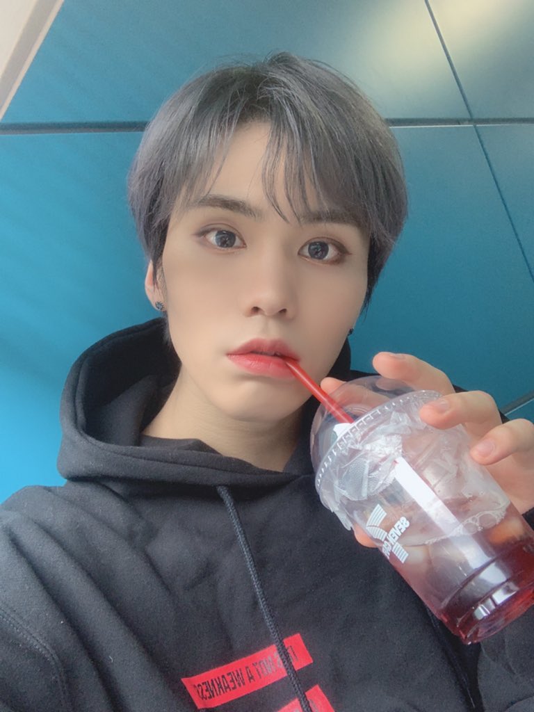 AstroBaguio's tweet photo. It's Rocky day🎊💜🤍
#라키가_태어난건_정말_Lucky
#올라운더라키_24살_생일축하해 
#ASTRO #아스트로 #ROCKY #라키 https://t.co/2NNQqncry7