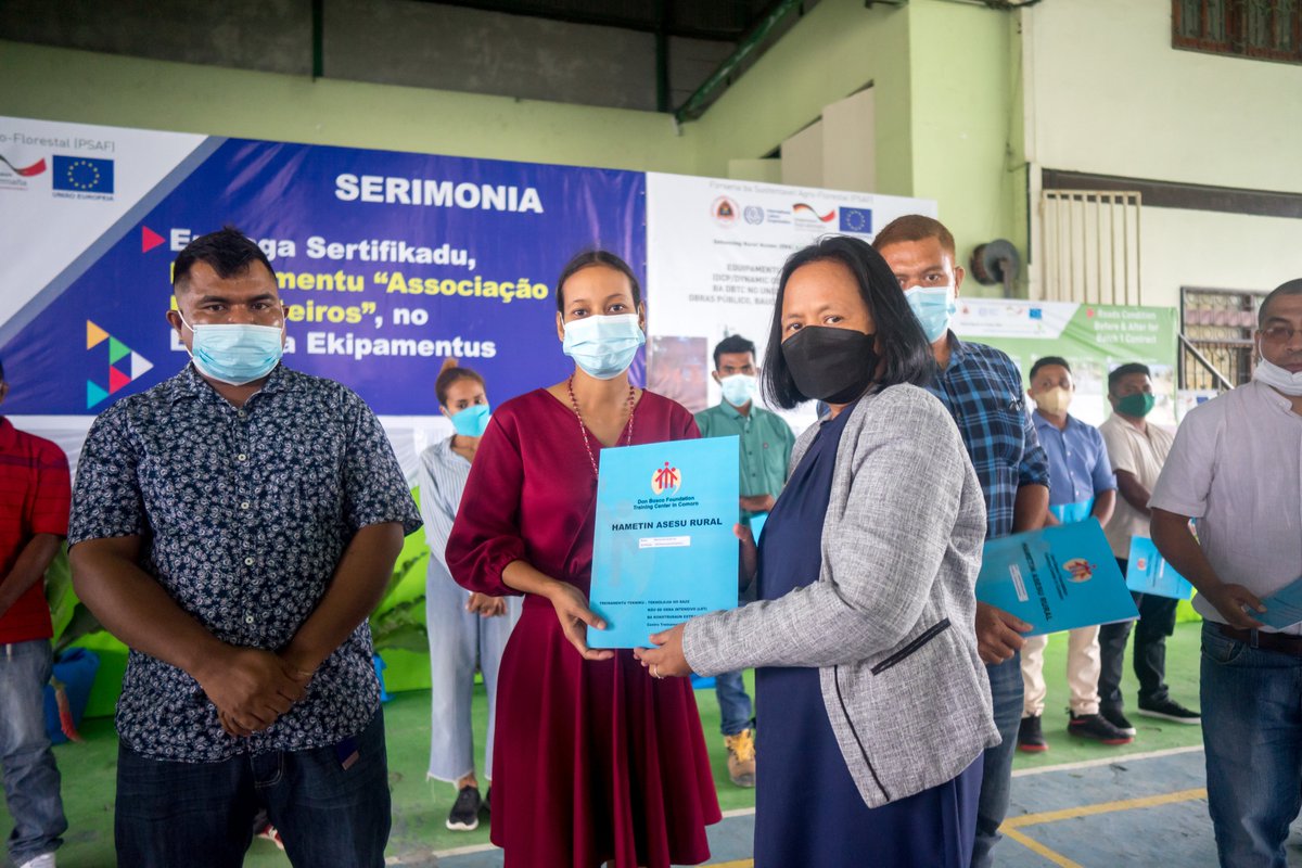 ERA_AF_TL's tweet photo. "34 Contractors, each comprising of Director, Engineer and 2 Supervisors have completed training in Labour Based Technology and Pavement conducted by #DBTC and Business and Contracts Management conducted by #IADE..."For details, click https://t.co/KjkhUjKJLW

@EU_TimorLeste @ilo https://t.co/S5H3DWU7bH