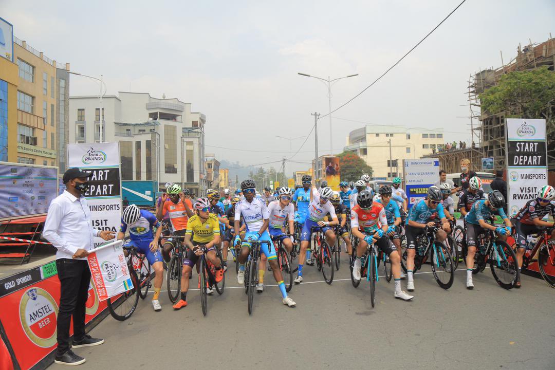 SPRwanda's tweet photo. Day 6 is on, and may the best team win!
#SPStation #SPRwanda #TdRwanda2022 #OfficialBronzeSponsorTDR #FuelYourRide #Rwanda2025 #SPFuel #StationService #LPG #RwOT #RymaxLubricants https://t.co/vYQTpf58RU