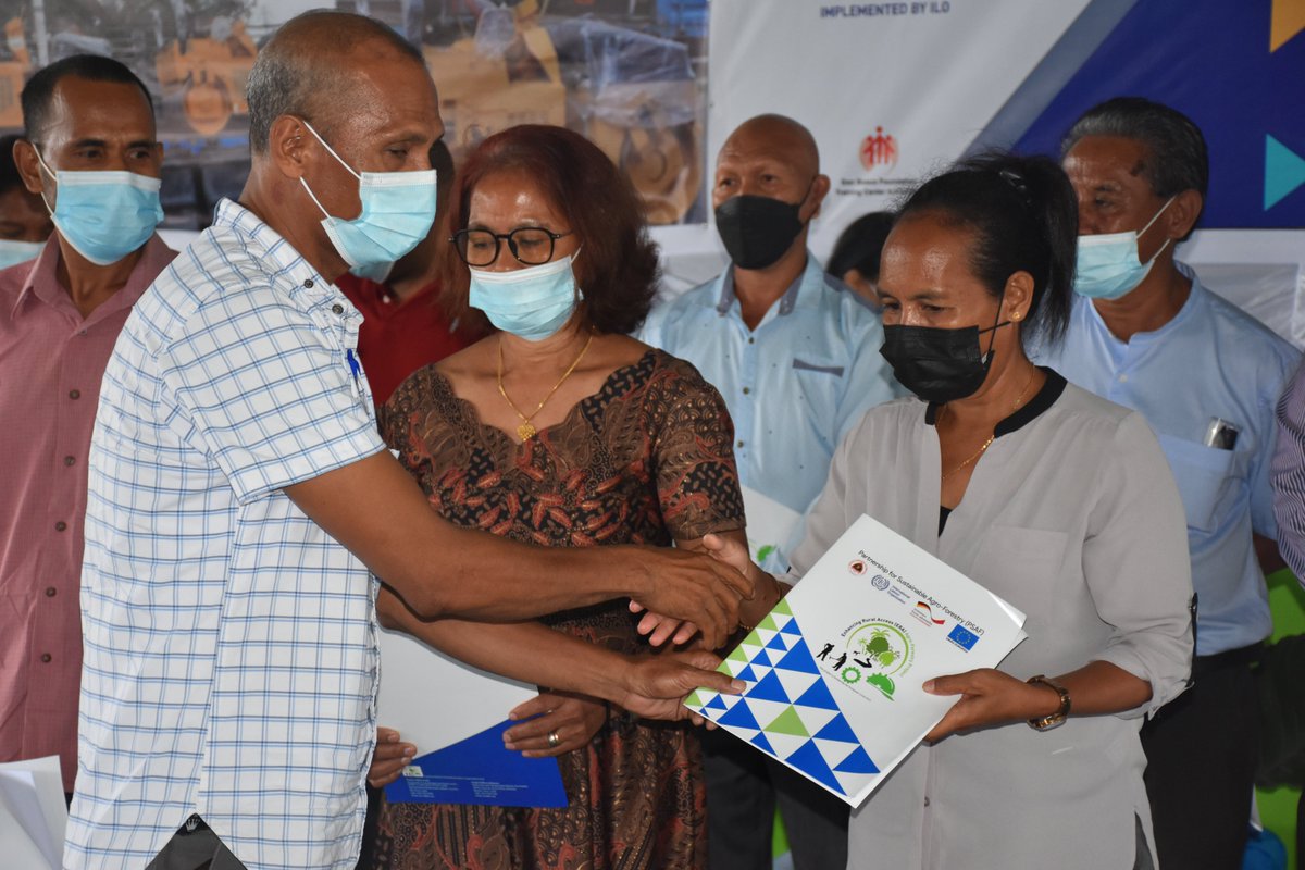 ERA_AF_TL's tweet photo. "34 Contractors, each comprising of Director, Engineer and 2 Supervisors have completed training in Labour Based Technology and Pavement conducted by #DBTC and Business and Contracts Management conducted by #IADE..."For details, click https://t.co/KjkhUjKJLW

@EU_TimorLeste @ilo https://t.co/S5H3DWU7bH