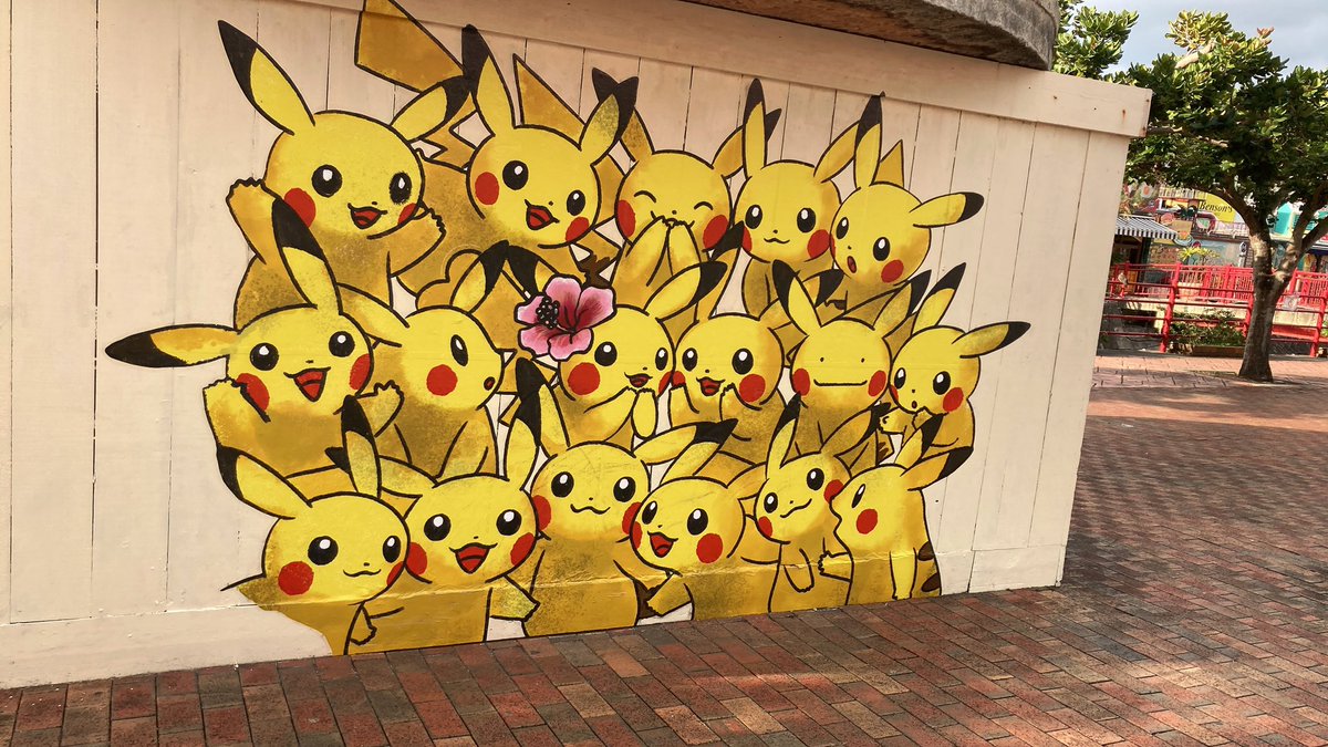 沖縄 北谷の標識やベンチとかそこら中が ポケモンのまち になった でも何で 公式コラボだからみんな行ってみるといいよ Togetter