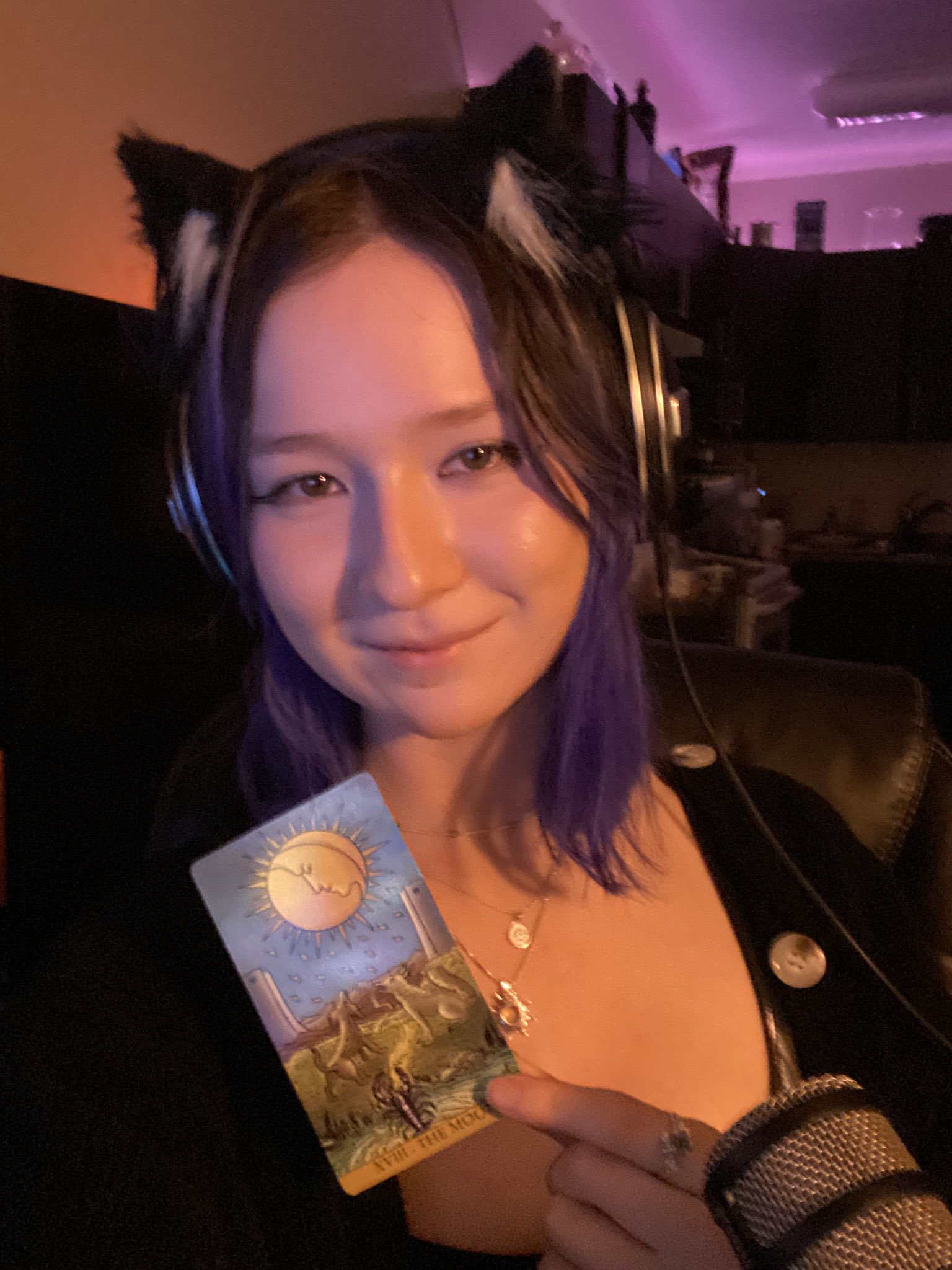 TW Pornstars - BadDragonSlayer. Twitter. reading cards on. 8:32 AM - 25