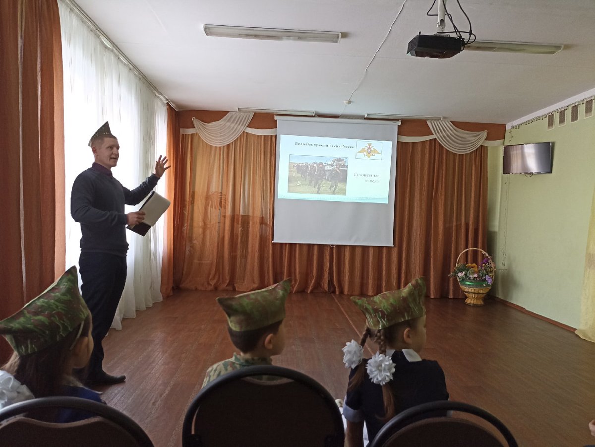 srcnes's tweet image. #mspno 21 февраля 2022 года воспитатели ОСРН Киселев А.В., Мохнина Т.А. провели  с несовершеннолетними конкурсную программу «Аты-баты, вот такие мы солдаты», посвященную Дню защитника Отечества.