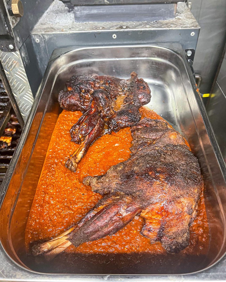 thebabhaus's tweet photo. Smoked Lamb Barbacoa ๐ฎ๐ด๓ ง๓ ข๓ ท๓ ฌ๓ ณ๓ ฟ
Seasoned #Welsh lamb shoulder smoked for around 6hrs, covered in adobo marinade and wrapped in banana leaves to lock in flavour
Available at our site Bab Haus Mex in @goodsheds 12 - 9 today
#lamb #tacos #barbecoa #welshlamb https://t.co/nWanBbOCeL