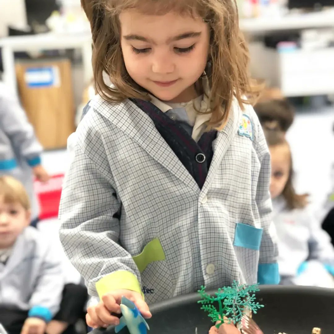 VedrunaPamplona's tweet photo. 💧 🄼🄸🄽🄸-🄼🅄🄽🄳🄾 del agua en 1° Educación Infantil.
🔄 #AprendizajeActivo
🚀 #InnovaciónPedagógica
🇬🇧 #ModeloExcelenciaBilingüeBEDAPAI
🎓 #BachilleratoDualInternacional
🗽🤲 #LibresYresponsables https://t.co/utzjWq7hMS