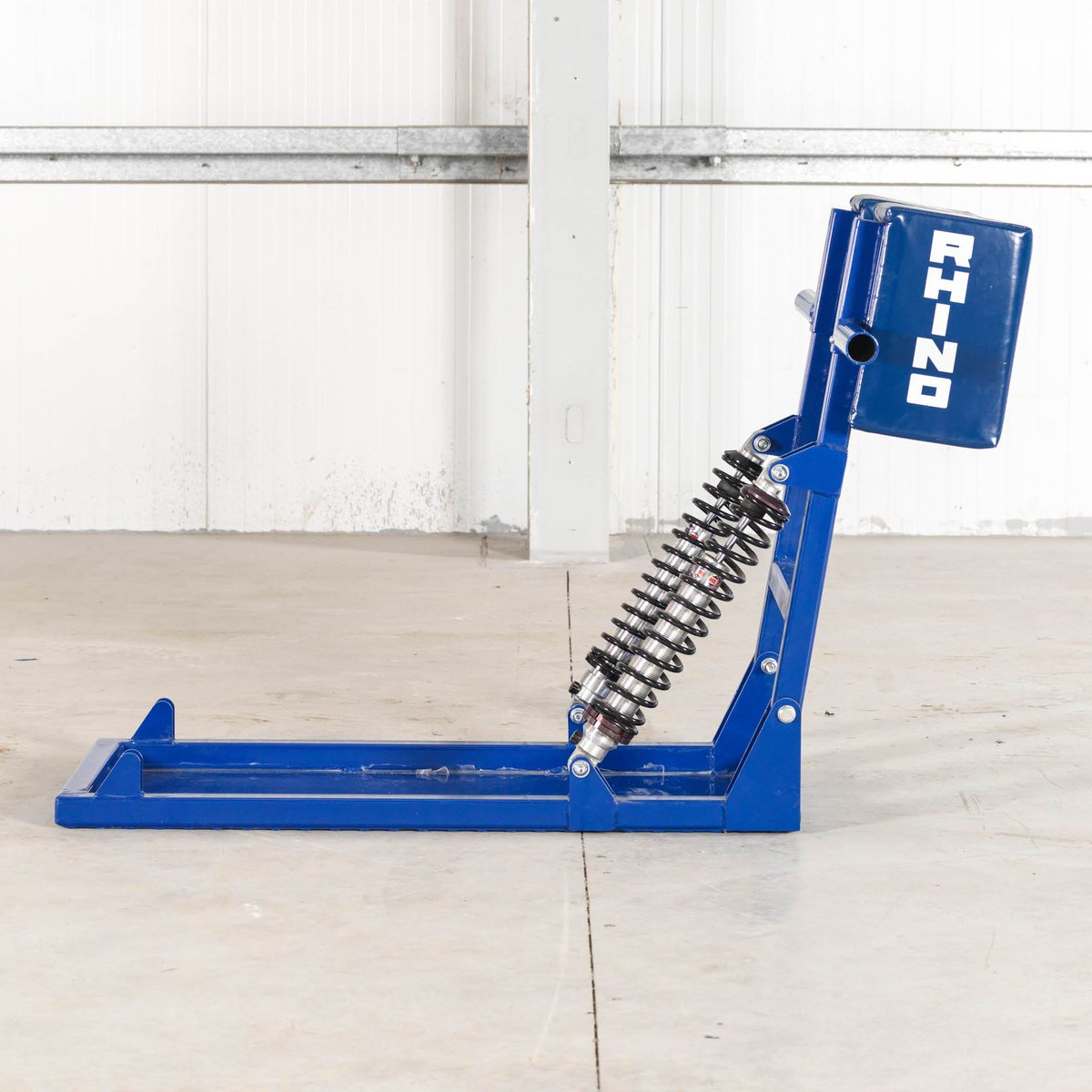 Rhino_Sport's tweet photo. 🦏 The Rhino One Man Powahouse.

Designed by Mike Cron, this sled teaches how to correctly deal with pressure in a scrummaging position over several seconds.

Check it out via https://t.co/XW6CNPX4KG

#ScrumWeek #Homeofthescrum https://t.co/lMWEIwOZzr