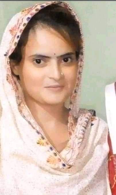 NewsIntervene's tweet photo. Seventeen year old #Sindhi girl Eshwarya Rai has been #abducted from Ghulam Nabi Shah, #Amarkot district in #Sindh by #Pakregime. Eshwarya is among those many Sindhi #Hindu girls who are #kidnapped by #Pak backed regime &amp; forced into conversion or flesh #trade.

#Newsintervention https://t.co/xYG2pZGltV