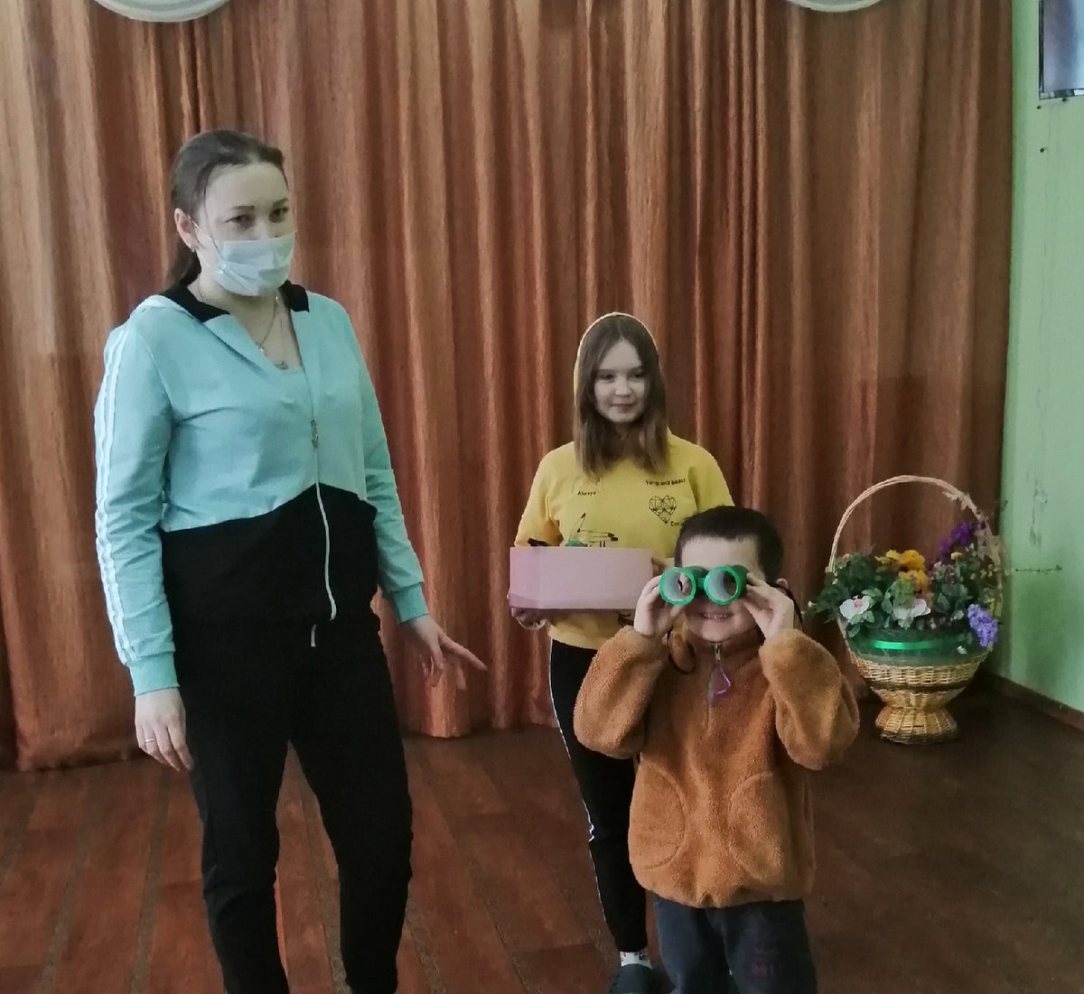 srcnes's tweet image. #mspno 23 февраля 2022 года с несовершеннолетними ОСРН воспитателем Мохниной Т.А. проведена конкурсная программа «Мы будущие защитники Отечества», во время которой  ребята проявили свои физические способности: силу, быстроту реакции, меткость, ловкость.