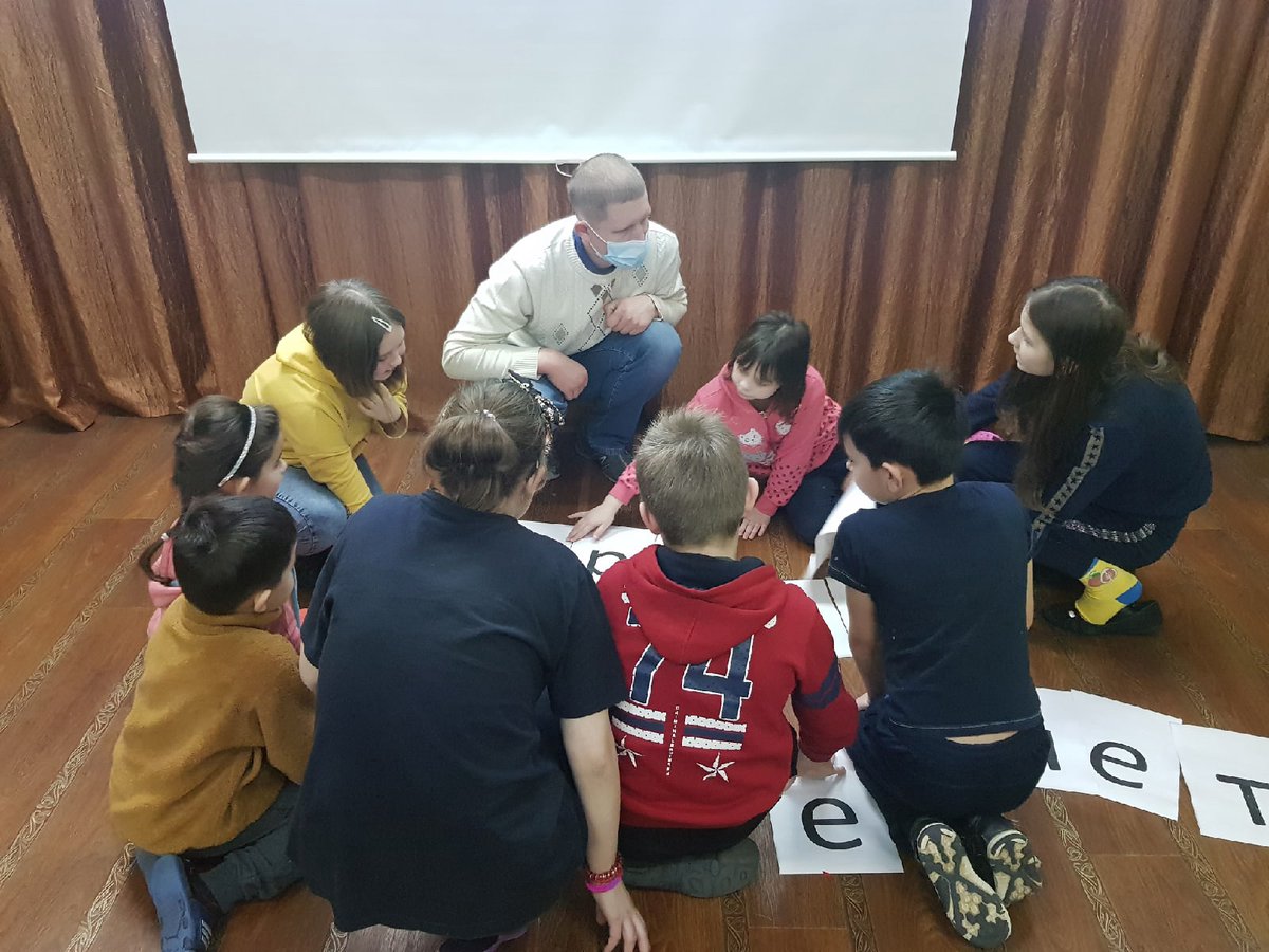 srcnes's tweet image. #mspno 22.02.22 г. воспитатель ОСРН Киселев А.В. провел с несовершеннолетними познавательное мероприятие «Язык – живая душа народа», посвященное Международному дню родного языка, с целью формирования у ребят бережного отношения к богатству родного языка.