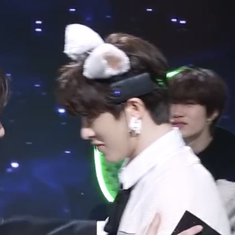 little junghwan tweet media