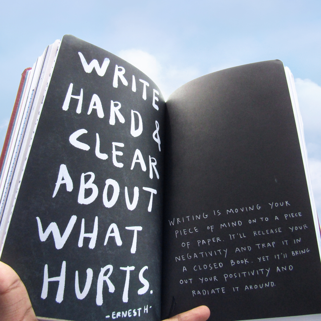 ftbsofficial's tweet photo. Write hard &amp; clear about what hurts. 
-Ernest H

Ini salah satu halaman yang ada di buku Psikologi Journal, masih bisa di pesan via shopee ya❤️
Link ada di bio✨

#psikologi #mentalhealth #psikologijournal #journal https://t.co/6LLH8CAMnp
