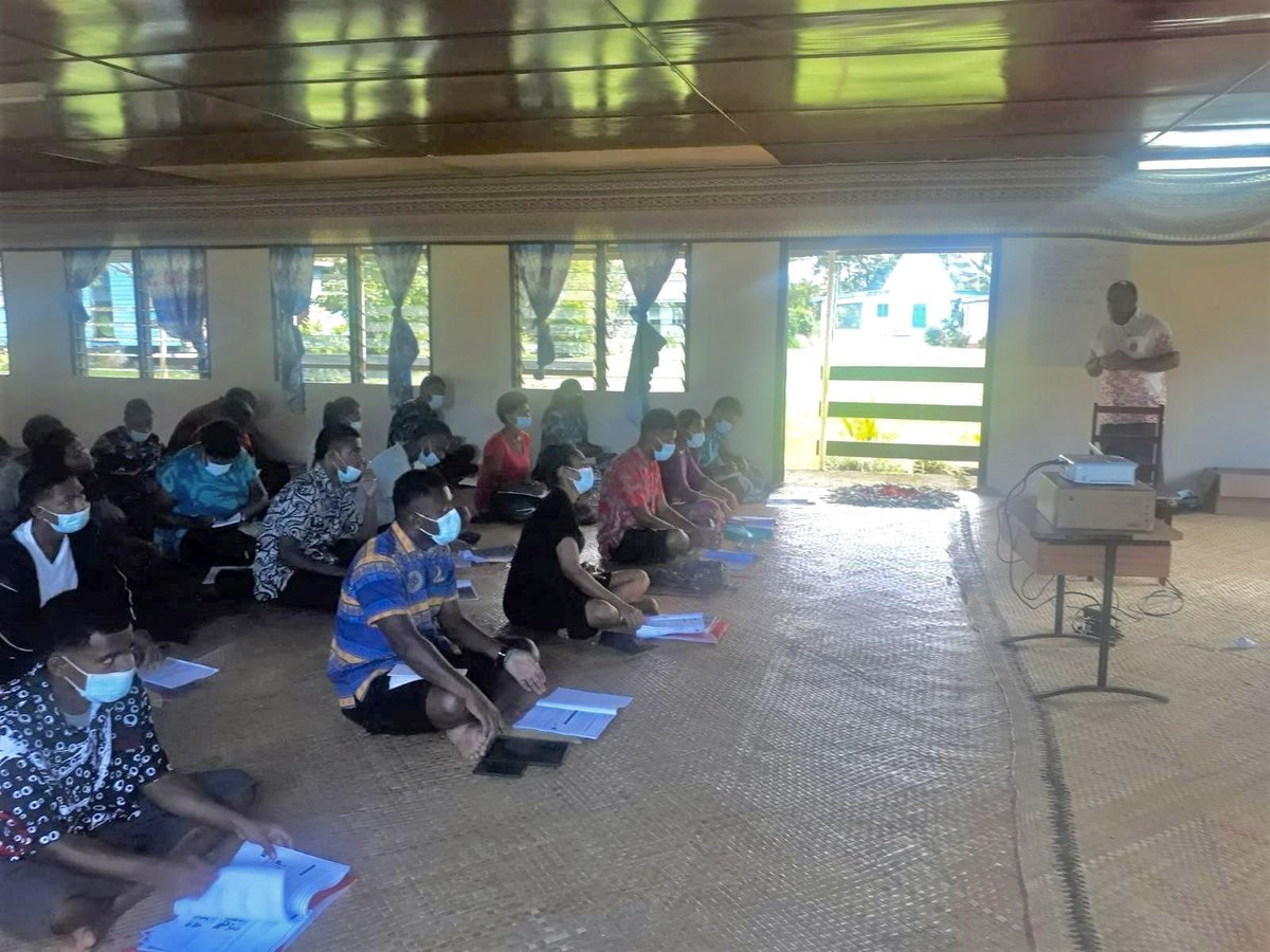 MCTTTFiji's tweet photo. Empowering business-minded youth, through a week-long #StartYourBusiness training at Logia village, Rewa with over 34 reps. from 6 youth groups of Naqeledamu, Daku, Kaleli, Matainoco, Muana & Lokia. @FijianGovt provided $5k valued seedlings and tools to grow their farms #Youth4GG https://t.co/SNNGZeJQOf