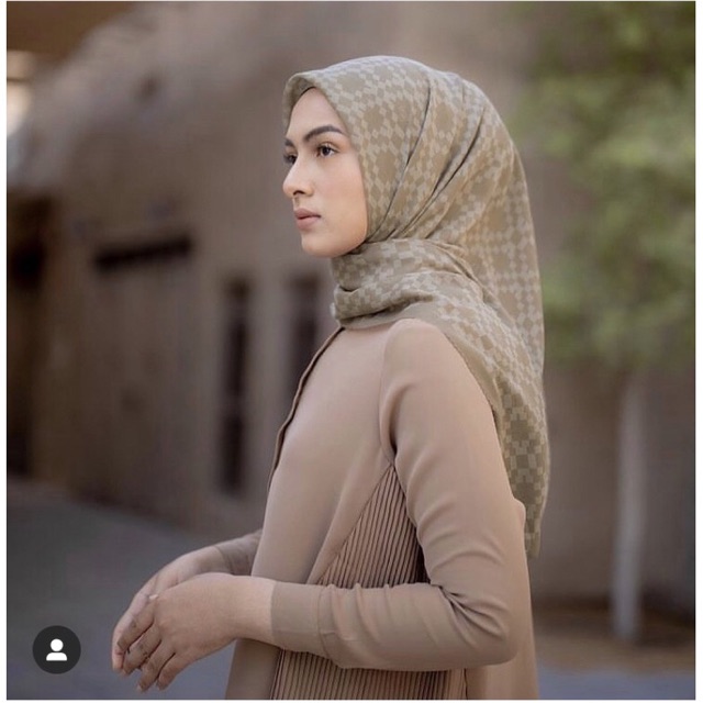 nidaaar's tweet photo. Saya menjual MEZZA HAZEL MONOGRAM seharga Rp. Dapatkan di Shopee sekarang! https://t.co/ezcADKAkpW #ShopeeID https://t.co/nb26WnhCsW