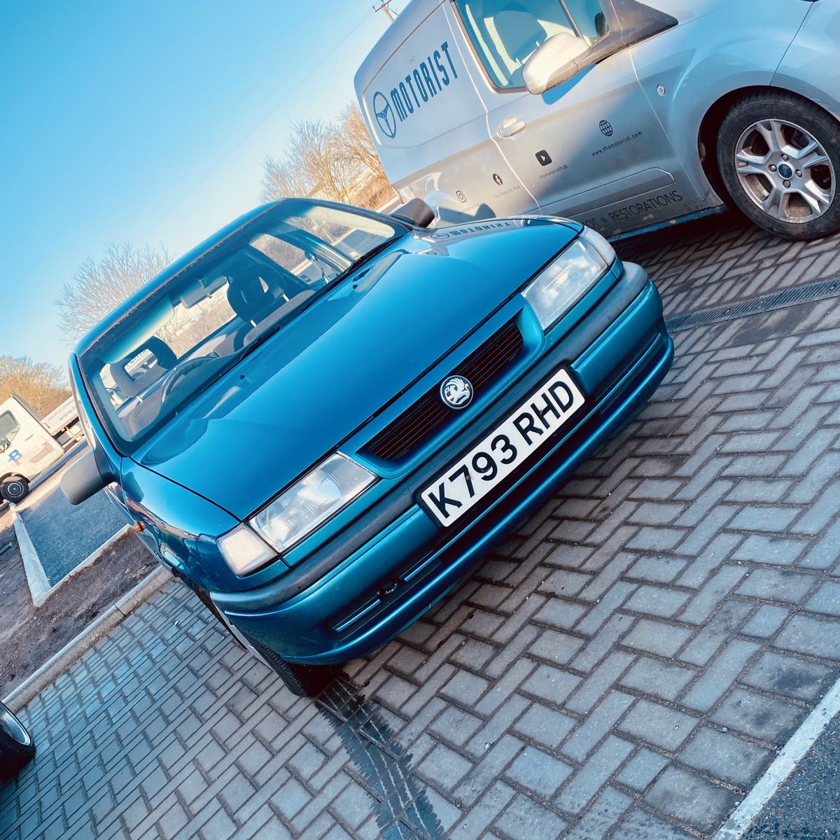 My lovely Proton is away filming something for TV today, so I’m in the rep mobile 😍. 

Pleased this got saved and didn’t end up getting scrapped, it’s far too nice to be a bean tin. 

#vauxhall #weirdcartwitter #vauxhallcavalier