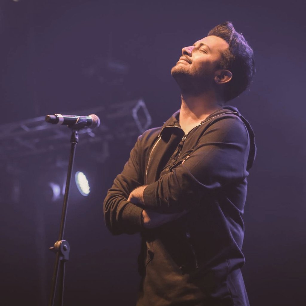 chartdataPK's tweet photo. The Spotify Pakistan 1st Year data revealed Atif Aslam (@itsaadee) as the most-streamed Pakistani artist abroad, with his hits “Kadi Te Has Bol”, “Jeena Jeena (Badlapur)”, &amp; “Tere Sang Yaara” ranking in the top 10 most-streamed songs from Pakistan abroad (overall). https://t.co/pjjtzJIoBv