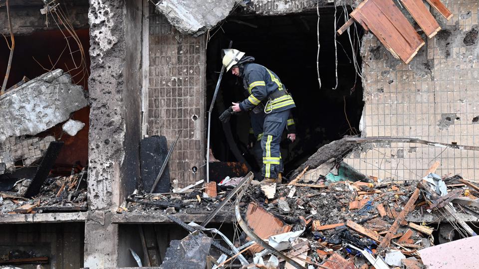 Forbes's tweet photo. Photos Show Devastating Impact Of Rocket Strikes And Shelling On Kyiv https://t.co/I6d7NizYBe https://t.co/Wn5s15ENKp