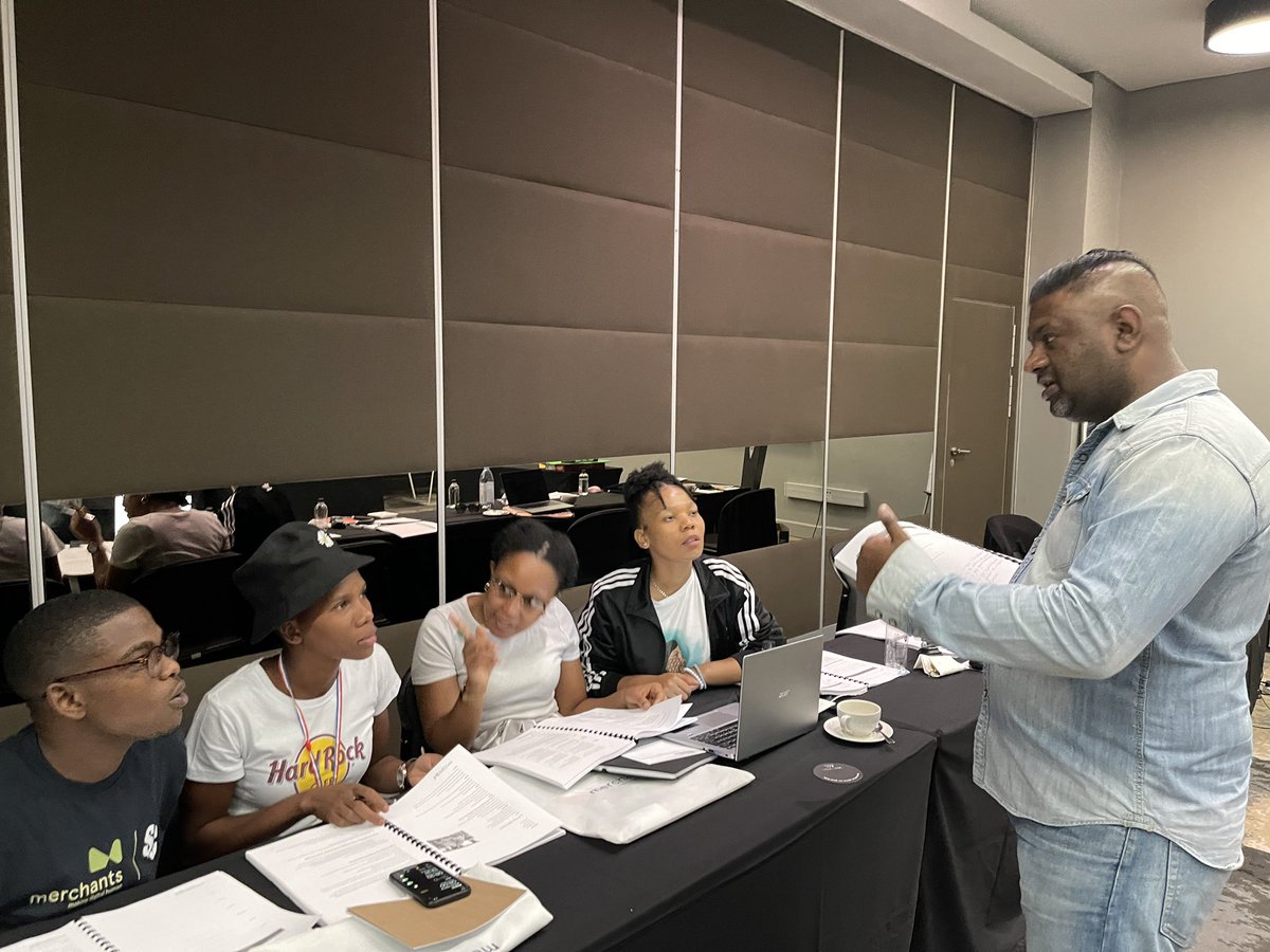 social_coding's tweet image. Last day for cohort 2022! Reflecting on the 2030 Agenda & looking ahead to the next 15 years, there is no question that the youth can leverage technology to deliver on our shared responsibility to put an end to poverty, leave no one behind, & create a world of dignity for all.