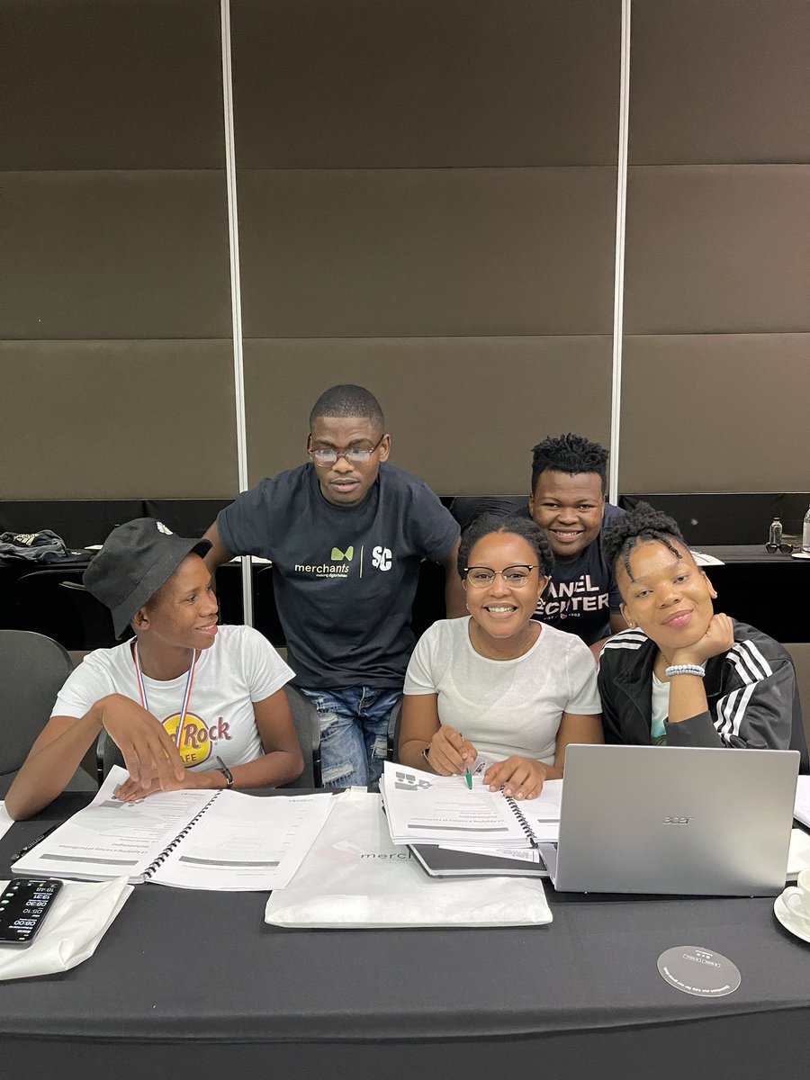 social_coding's tweet image. Last day for cohort 2022! Reflecting on the 2030 Agenda & looking ahead to the next 15 years, there is no question that the youth can leverage technology to deliver on our shared responsibility to put an end to poverty, leave no one behind, & create a world of dignity for all.