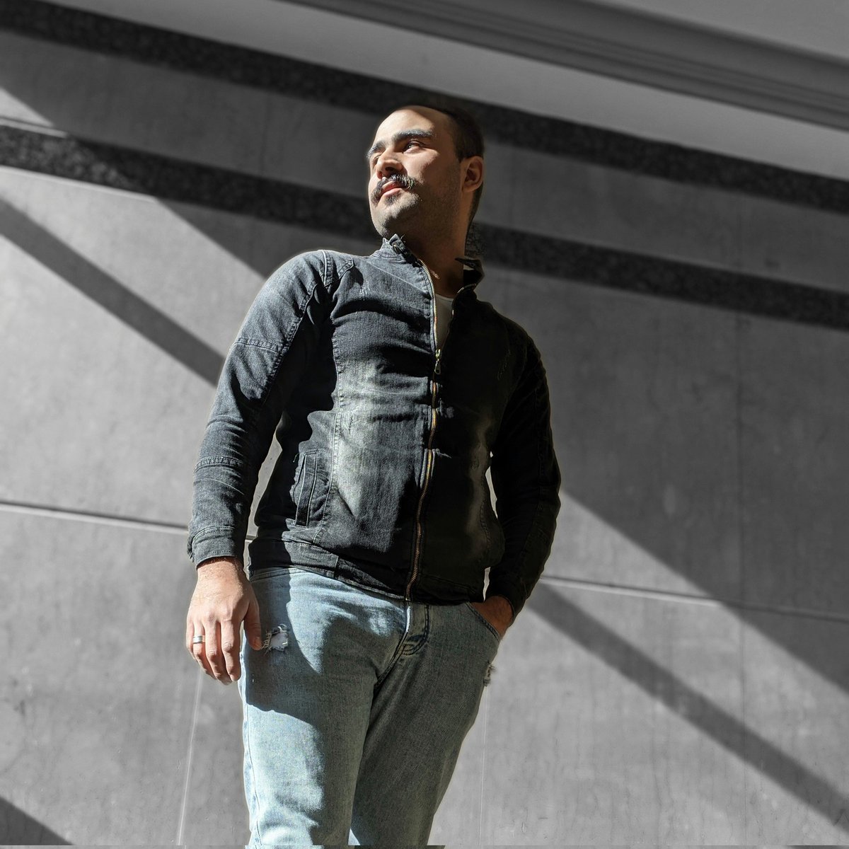 *كن قوياآ ورافق الجميع ولاتتمسك بأحد😎👌🏻*