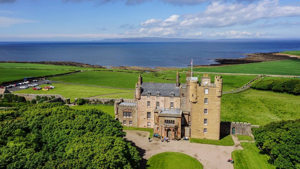 The @thecastleofmey are seeking the right candidates for the following vacancies: 🍴Kitchen assistant 🛍Shop Assistants ☕️Tearoom Assistants 🏰Seasonal Guides TRANSPORT IS ESSENTIAL🚗 Please submit a CV & cover letter to enquiries@castleofmey.org.uk #Caithness