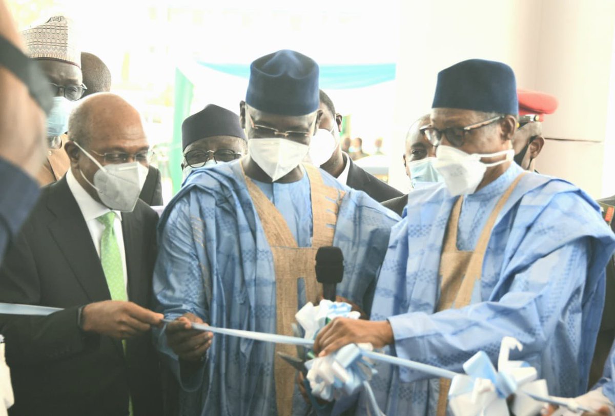 cenbank's tweet photo. Lafia office will work on delivering the dividends of the Anchor Borrowers Programme and other initiatives of the CBN to the people of Nasarawa State. #Emefiele https://t.co/dWaQjyaxg6