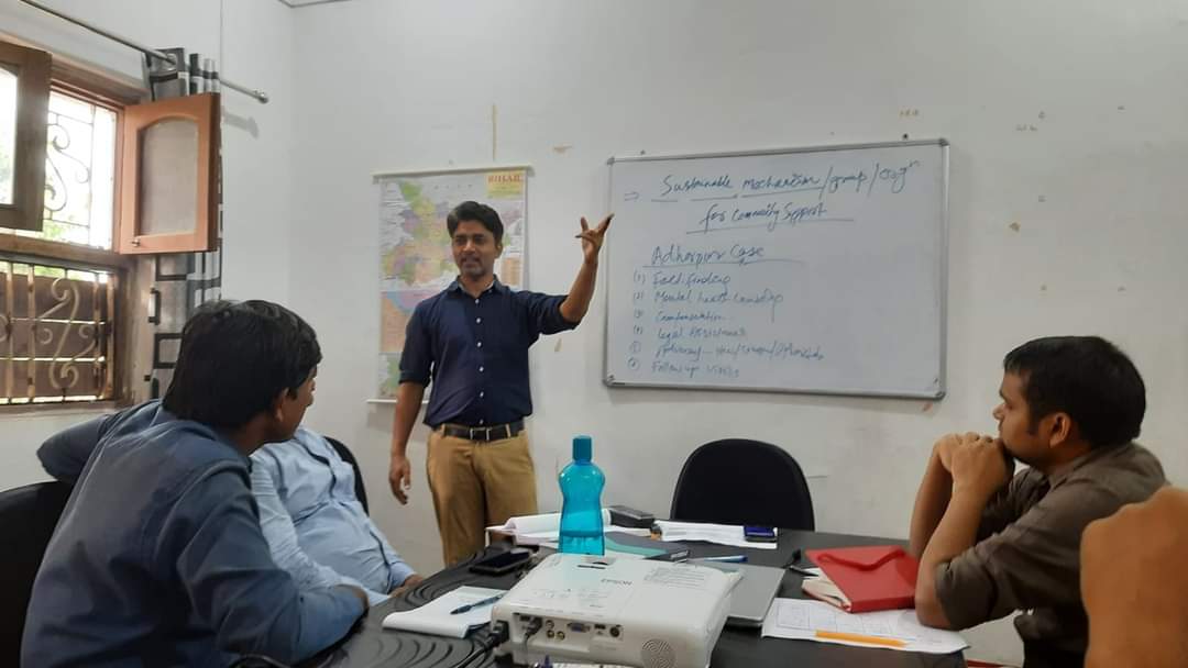 BiharLegal's tweet photo. August 2021,
State level review and planning meeting for legal fellows. #biharlegalnetwork #legal #meetings https://t.co/73GrRjrFXy