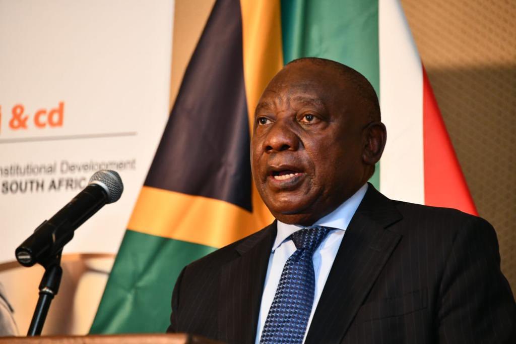 RonaldLamola's tweet photo. Today marks a historic gathering and a new chapter in State litigation services . We deeply honoured that President @CyrilRamaphosa took time to address the inaugural intergovernmental national litigation forum. #LitigationForum https://t.co/bh4WJMYeyl