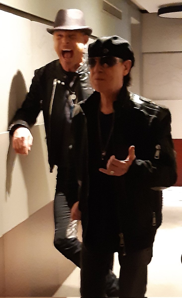 Eric Bureau (@eric_bureau) on Twitter photo Dans le chaos sortent aujourd'hui deux albums miraculeux
<a href="/tearsforfears/">Tears for Fears</a> revient au sommet avec "The Tipping Point"
<a href="/scorpions/">Scorpions</a> retrouve son mordant avec "Rock Believer"
Leurs interviews sont en avant première et en version longue pour les abonnés numériques <a href="/le_Parisien/">Le Parisien</a> Dans le chaos sortent aujourd'hui deux albums miraculeux
<a href="/tearsforfears/">Tears for Fears</a> revient au sommet avec "The Tipping Point"
<a href="/scorpions/">Scorpions</a> retrouve son mordant avec "Rock Believer"
Leurs interviews sont en avant première et en version longue pour les abonnés numériques <a href="/le_Parisien/">Le Parisien</a>
