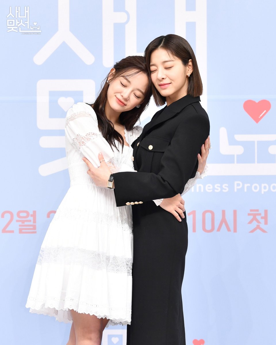 SBSNOW's tweet photo. 케미 맛집이라는 말이 이젠 입 아플 지경...
사내맞선 배우들의 제작발표회 커플샷📸

SBS 새 월화 드라마 <사내맞선>
☞ 2월 28일 [월] 밤 10시 첫 방송

#SBS새드라마 #SBS드라마 #사내맞선
#퇴사방지오피스로맨스 #businessproposal 
#안효섭 #김세정 #김민규 #설인아 https://t.co/ZWu7YcS4B5