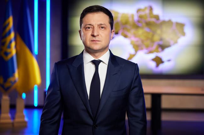 Rue80Com's tweet photo. 🔴🇷🇺🇺🇦 KIEV vient de tomber Mykhailo Podoliak (conseiller du Président 🇺🇦) : L’Ukraine est d’accord pour négocier la « neutralité » de Kiev mais doit pour cela obtenir des garanties de la part de la Russie.🤔🤔🤔 https://t.co/fKC3oRWcUT