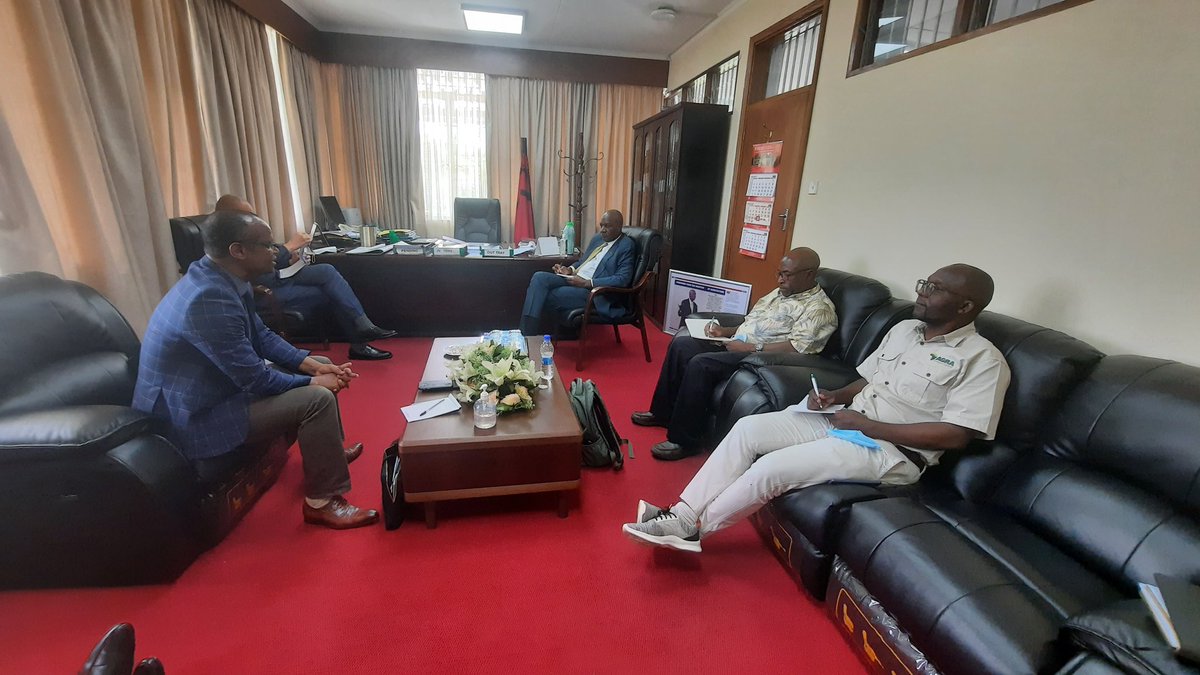 This Morning the Agriculture Minister Lowe is meeting Dr. Apollos Nwafor, VP, Policy and State Capability and his team from AGRA to discuss how Malawi can leverage on opportunities from AGRA to improve its agricultural sector and achieve Mw2063 vision easily 
@AGRAAlliance