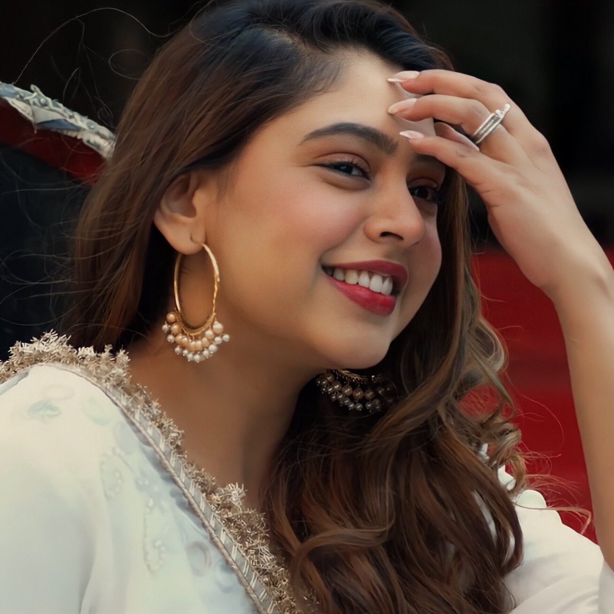 BiggBoss_Tak's tweet photo. Naina mere ishq mein maahir ho gaye,
Tere liye khud se muhazir ho gaye!

#NainaMere https://t.co/0usf8DbFQB
