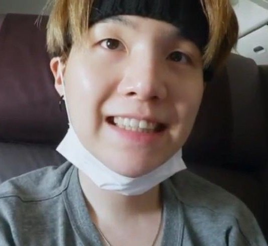 tineemyg's tweet photo. yoongi going ‘😬’ with his cheeks bumping out https://t.co/969mbqAVU8