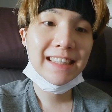 tineemyg's tweet photo. yoongi going ‘😬’ with his cheeks bumping out https://t.co/969mbqAVU8