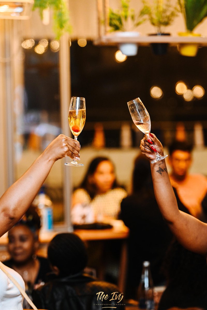 VuyoTheGreat's tweet image. #TheOneAndOnlyExperience 

Friday Sundowners🥂🍾🍹 

See y’all later😁