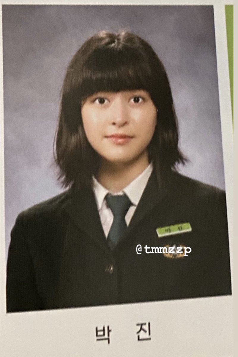 📷] Pre-Debut Picture a new school picture of #LILY got revealed