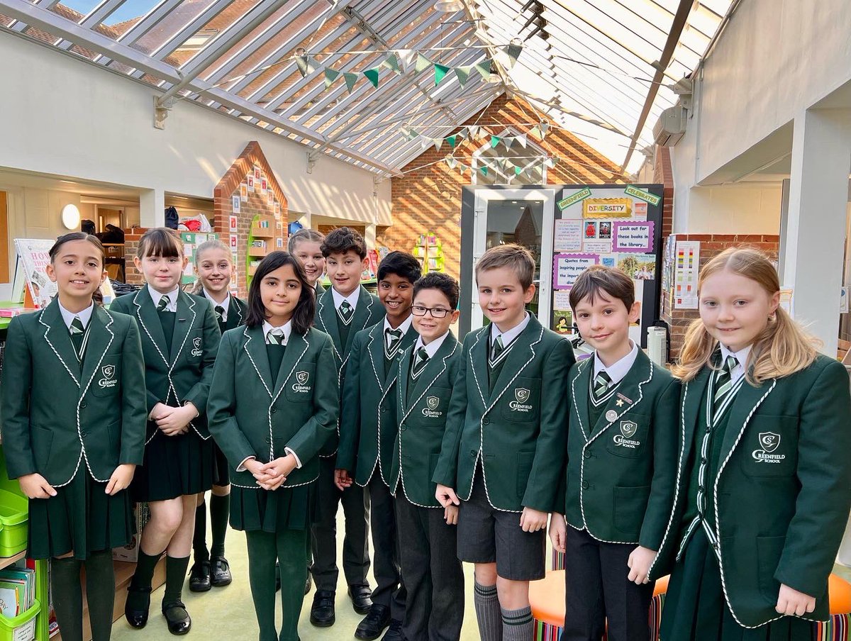 Greenfield_Sch_'s tweet photo. ๐ Itโs our first Open Morning of 2022! Our Upper School tour guides are ready to help - we canโt wait to meet lots of new families today. ๐
#GreenfieldSchoolWoking #MoreThanJustKnowledge #TheGreenfieldWay https://t.co/xcf6NaglFz