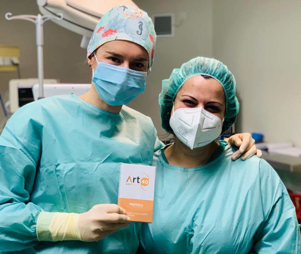 pablo_artal's tweet photo. First implantation today of an #ArtIOL meniscus intraocular lenses in Arrixaca hospital by doctor @InesYago 

👏👏

@Voptica https://t.co/pXbevRFM6J