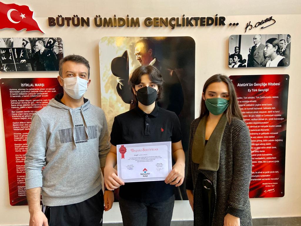 Tekirdağ Gençlik ve Spor İl Müdürlüğü’nün düzenlemiş olduğu okullar arası ‘’ YILDIZLAR KIZ JUDO TURNUVASI’ nda öğrencimiz Çağla Girgin İl 1.si olmuştur. Öğrencimizin başarılarının daim olmasını dileriz.🏆