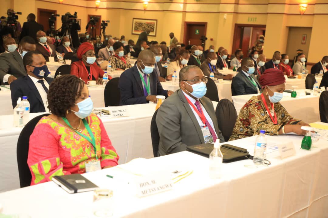 Today is the final day of the Bi-National Commission and the leader of Zimbabwe and Botswana will witness the signing of Memoranda of Understanding which capture the detail on a number of cooperations between the two sister nations. The leaders have now taken their positions.