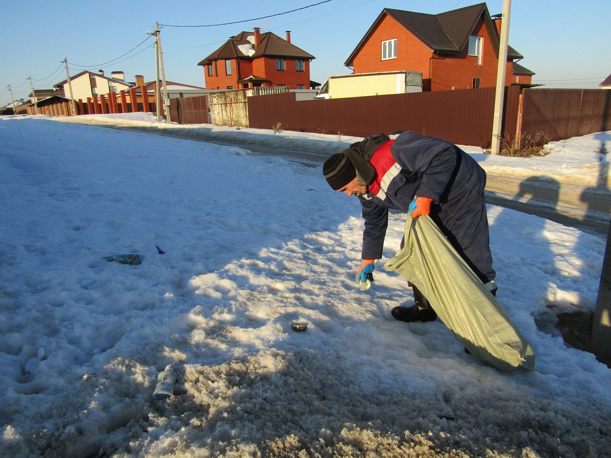 Medvenskoe's tweet photo. @Tularegion71 @TU_Proletarsky санитарная уборка, ул. Дорожная д. Медвенка https://t.co/5uxocedzFQ