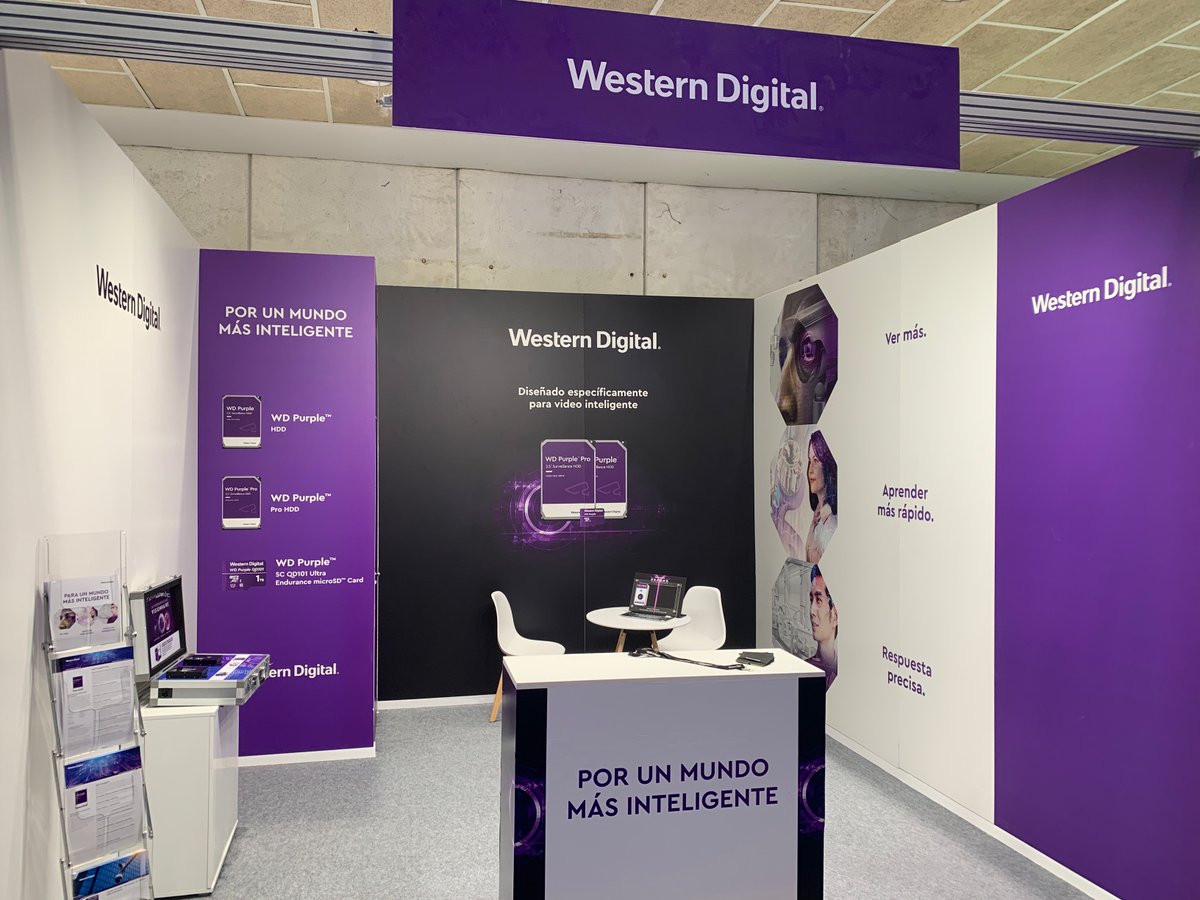 Esta semana hemos puesto nuestro sello creativo en el stand de #sicur2022, para nuestro cliente <a href="/westerndigital/">Western Digital</a> , decorando el stand desde cero, con la creación de los paneles, imprenta y mobiliario. Aún estáis a tiempo de venir a visitarlo!